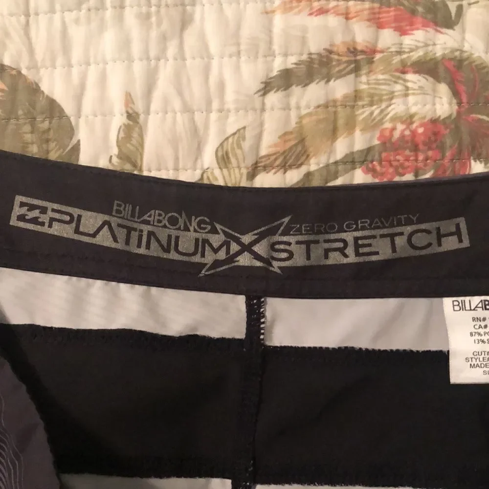 Billabong L ZeroGravityPlatinum Stretch Board Shorts Blue Yellow Gray